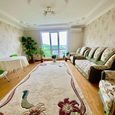 Alquiler de un amplio apartamento de 2 habitaciones, 72 m², Telecentru, Chisináu, Moldavia